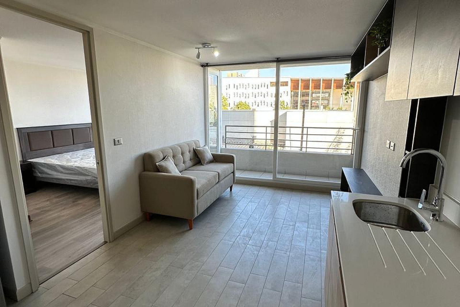 ARRIENDO DEPARTAMENTO 1D-1B //  METRO CARLOS VALDOVINOS